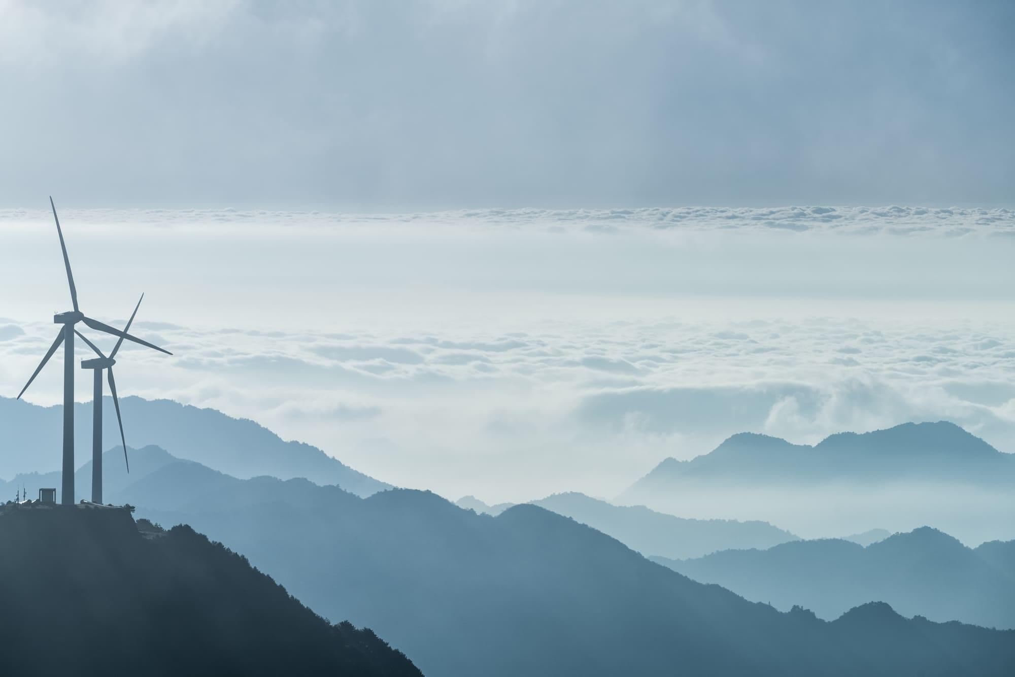 wind-turbines-on-the-mountain-top-PULX6WX-1